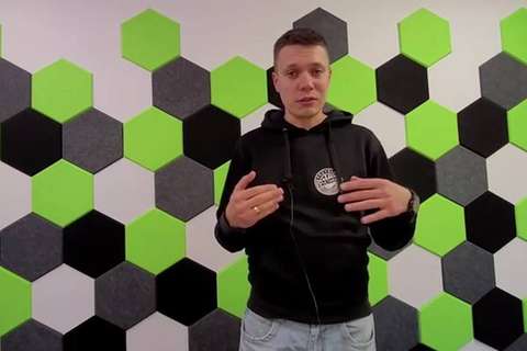 Łukasz z Przybij Piątaka podczas warsztatu – case study Przybij Piątaka